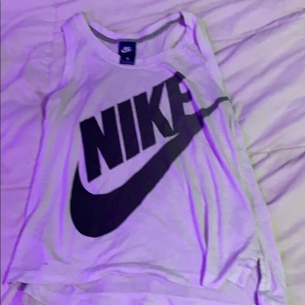 white nike tank top